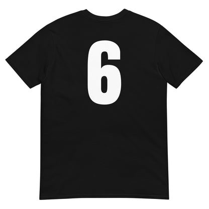 Numero 6 selässä t-paita