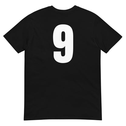 Numero 9 selässä t-paita