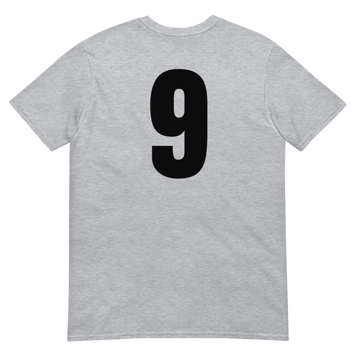 Numero 9 selässä t-paita