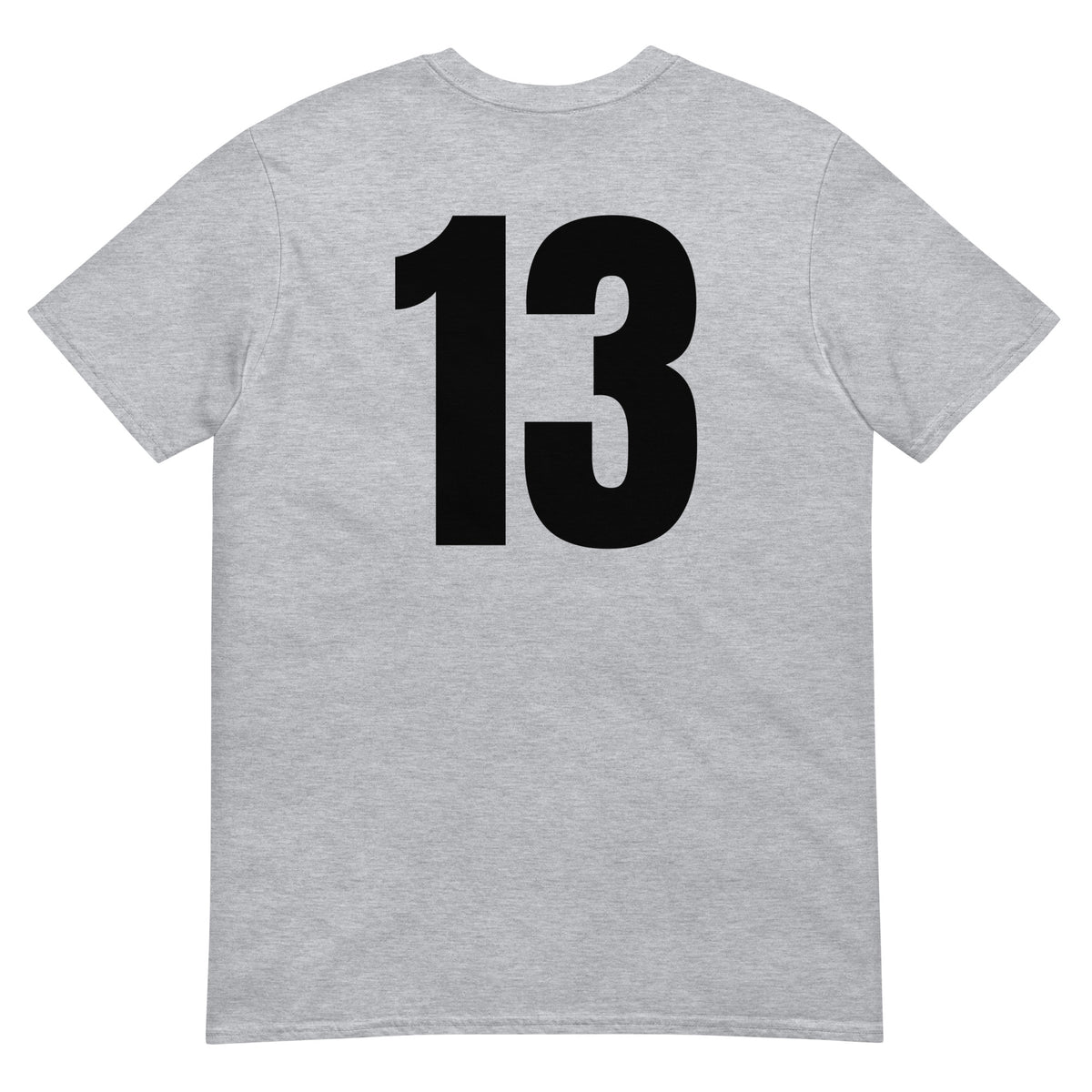 Numero 13 selässä t-paita