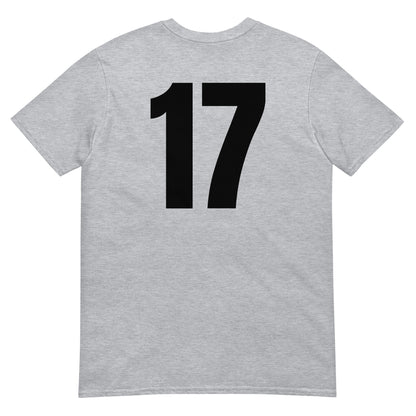 Numero 17 selässä t-paita