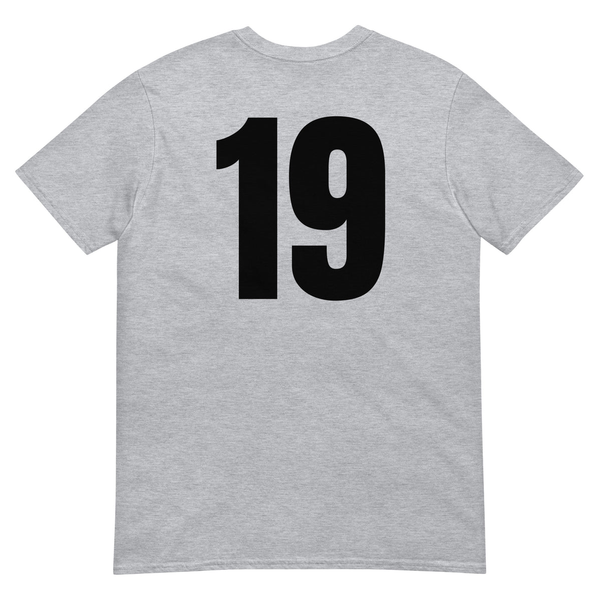 Numero 19 selässä t-paita