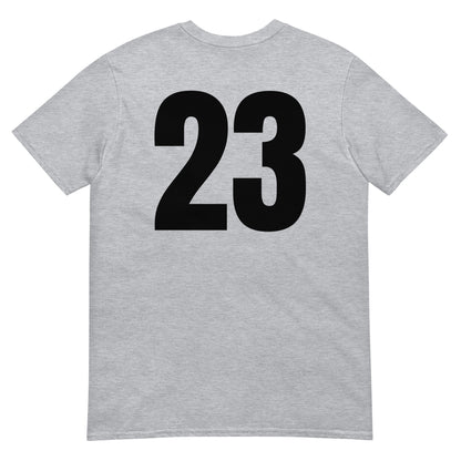 Numero 23 selässä t-paita