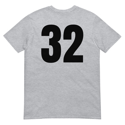 Numero 32 selässä t-paita