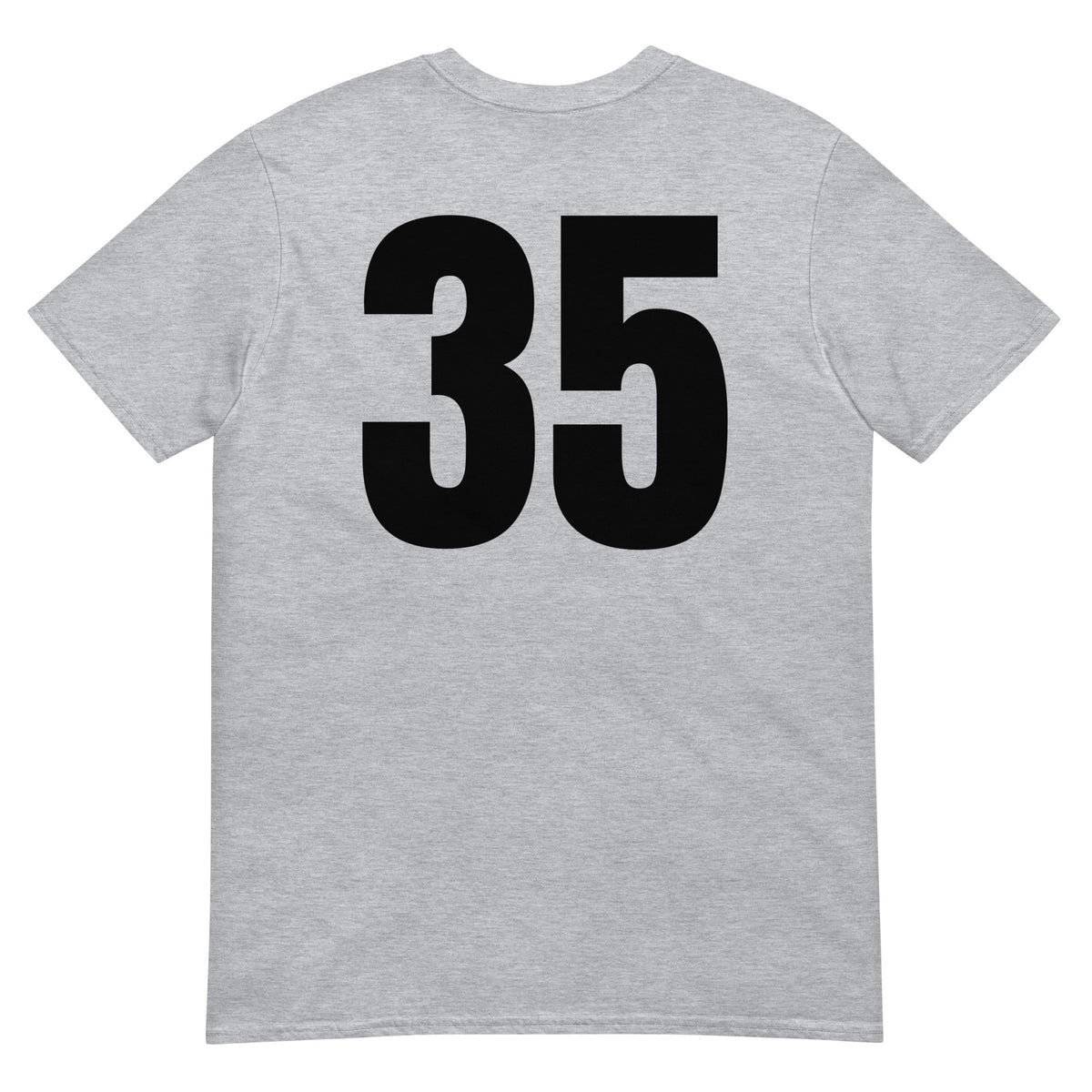 Numero 35 selässä t-paita