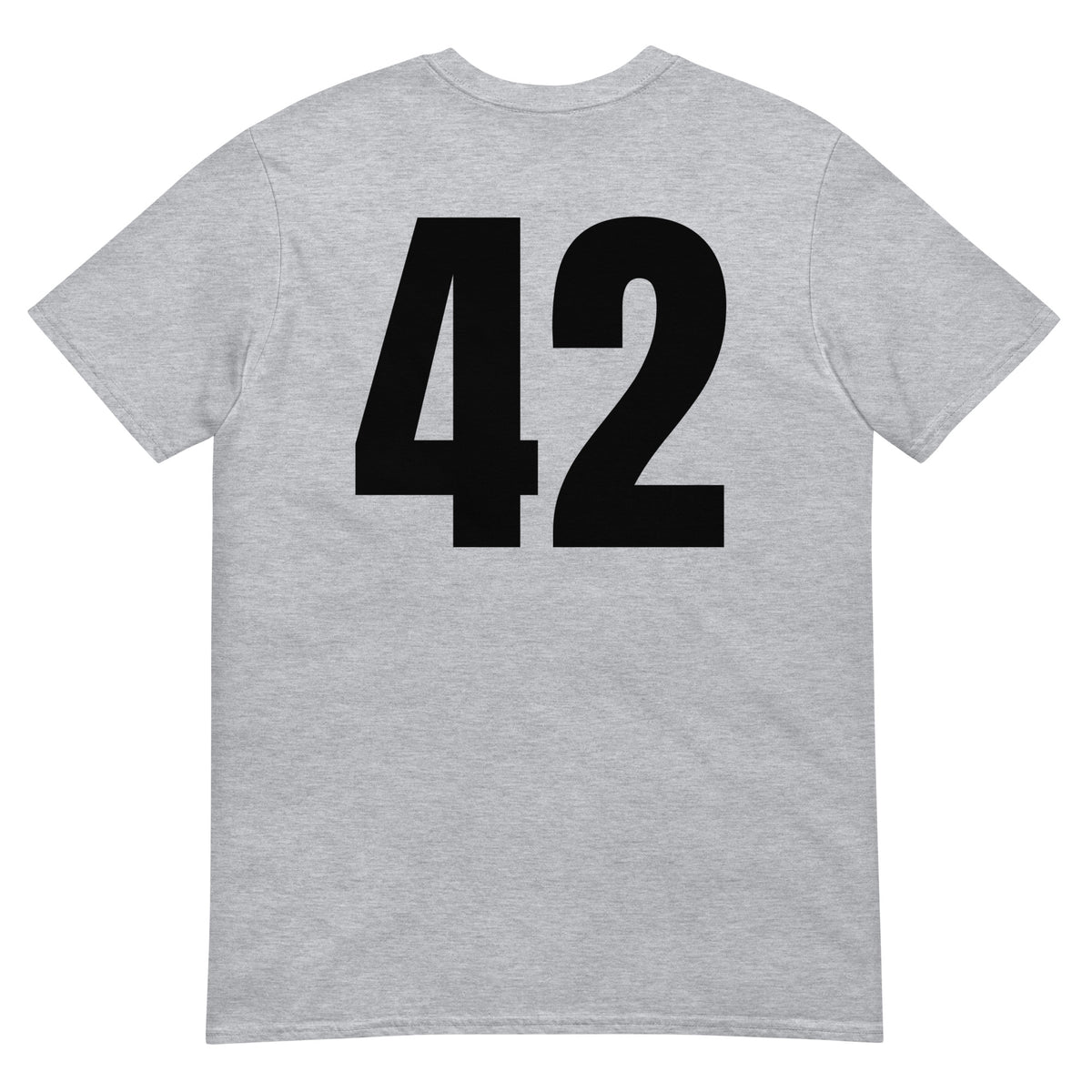 Numero 42 selässä t-paita