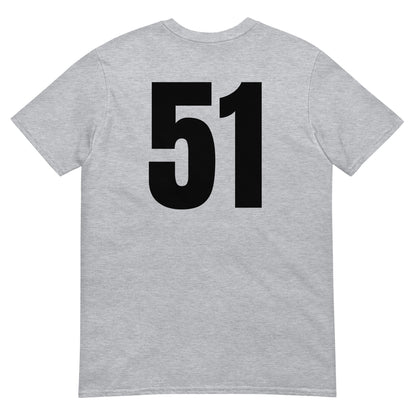 Numero 51 selässä t-paita