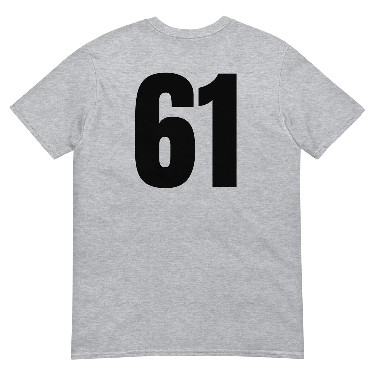 Numero 61 selässä t-paita