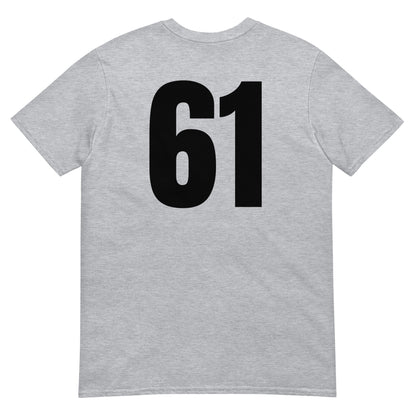 Numero 61 selässä t-paita