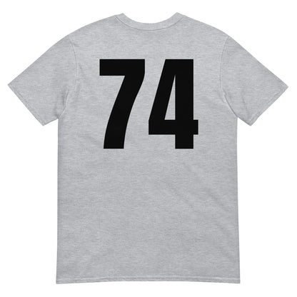 Numero 74 selässä t-paita