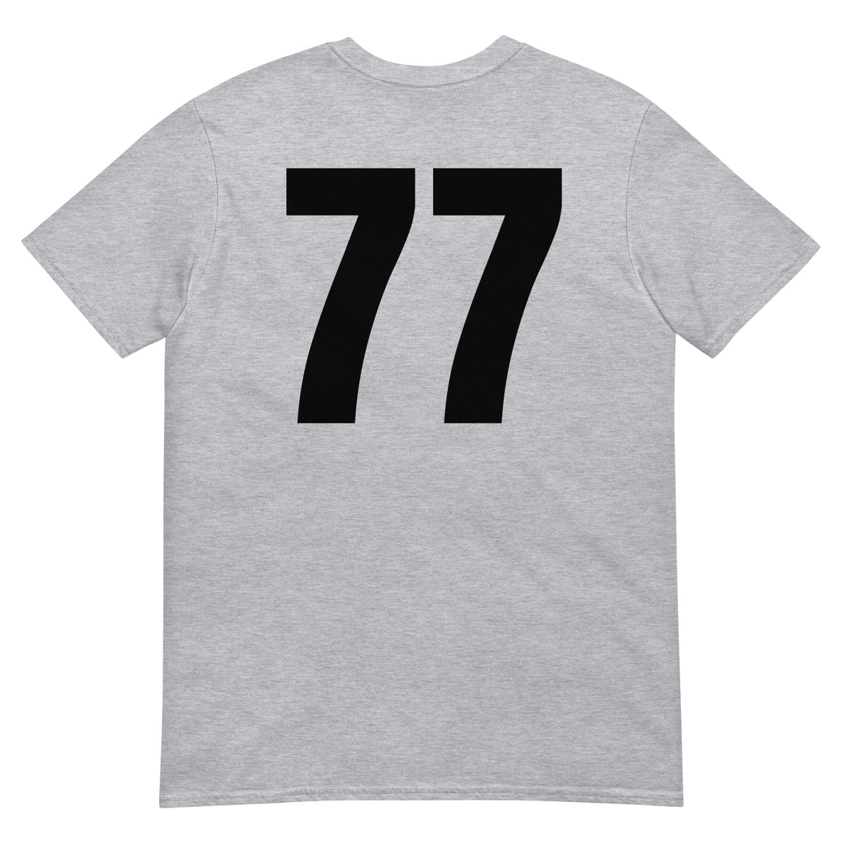 Numero 77 selässä t-paita