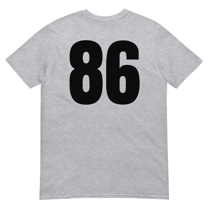 Numero 86 selässä t-paita