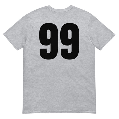 Numero 99 selässä t-paita