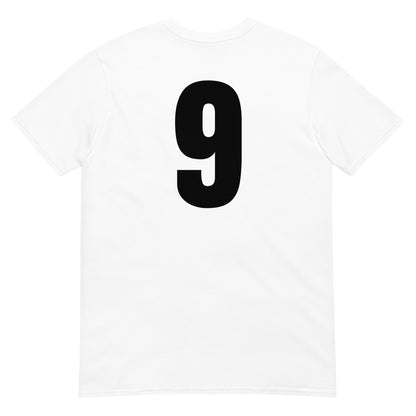 Numero 9 selässä t-paita
