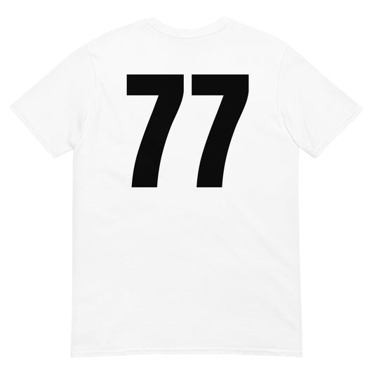 Numero 77 selässä t-paita